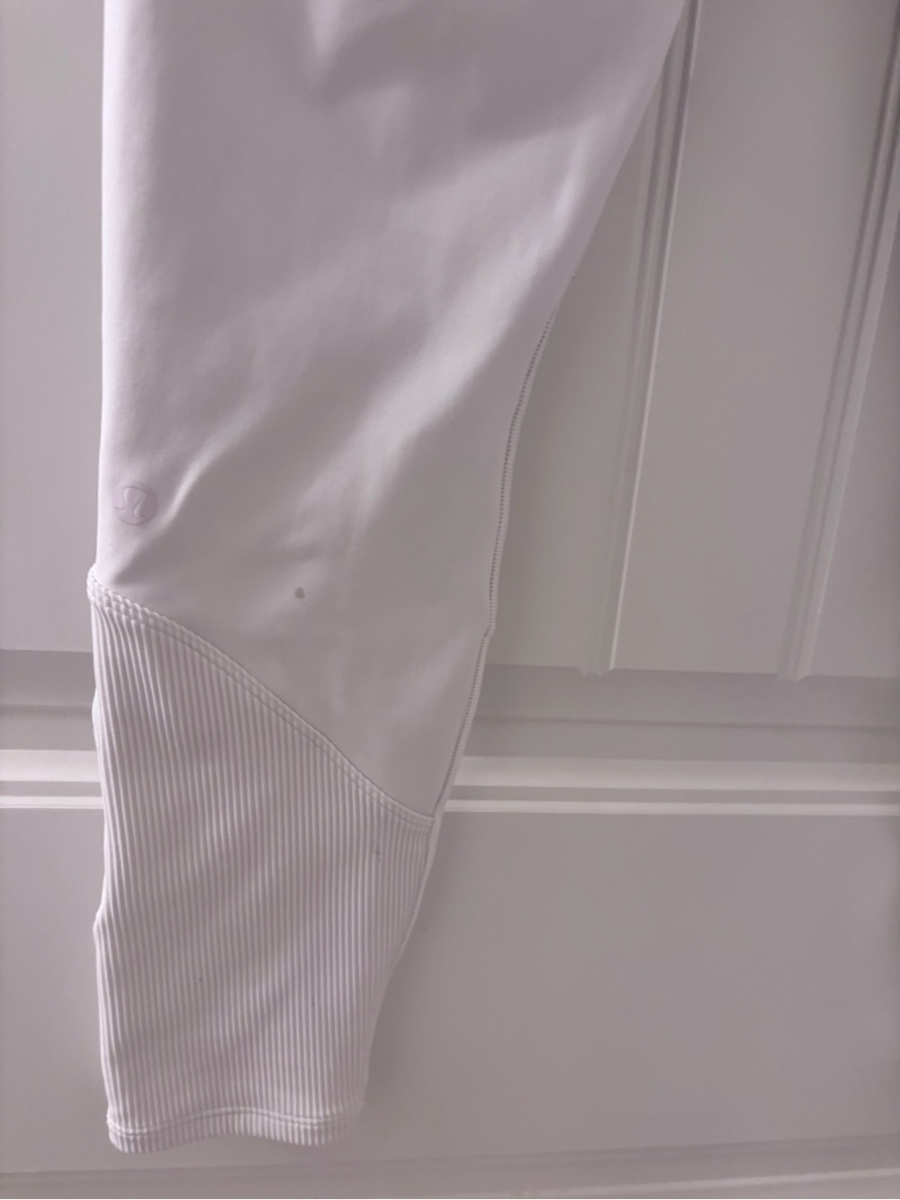 Lululemon Ribbed Design Leggings - Picture 4 of 5